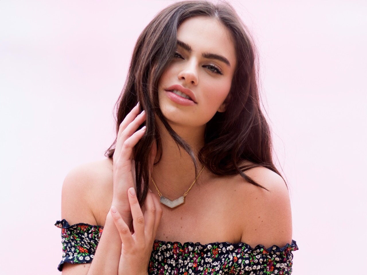 Raw crystal necklace Angel aura quartz necklace Raw druzy necklace Rainbow quartz crystal necklace for women Chevron necklace Druzy jewelry