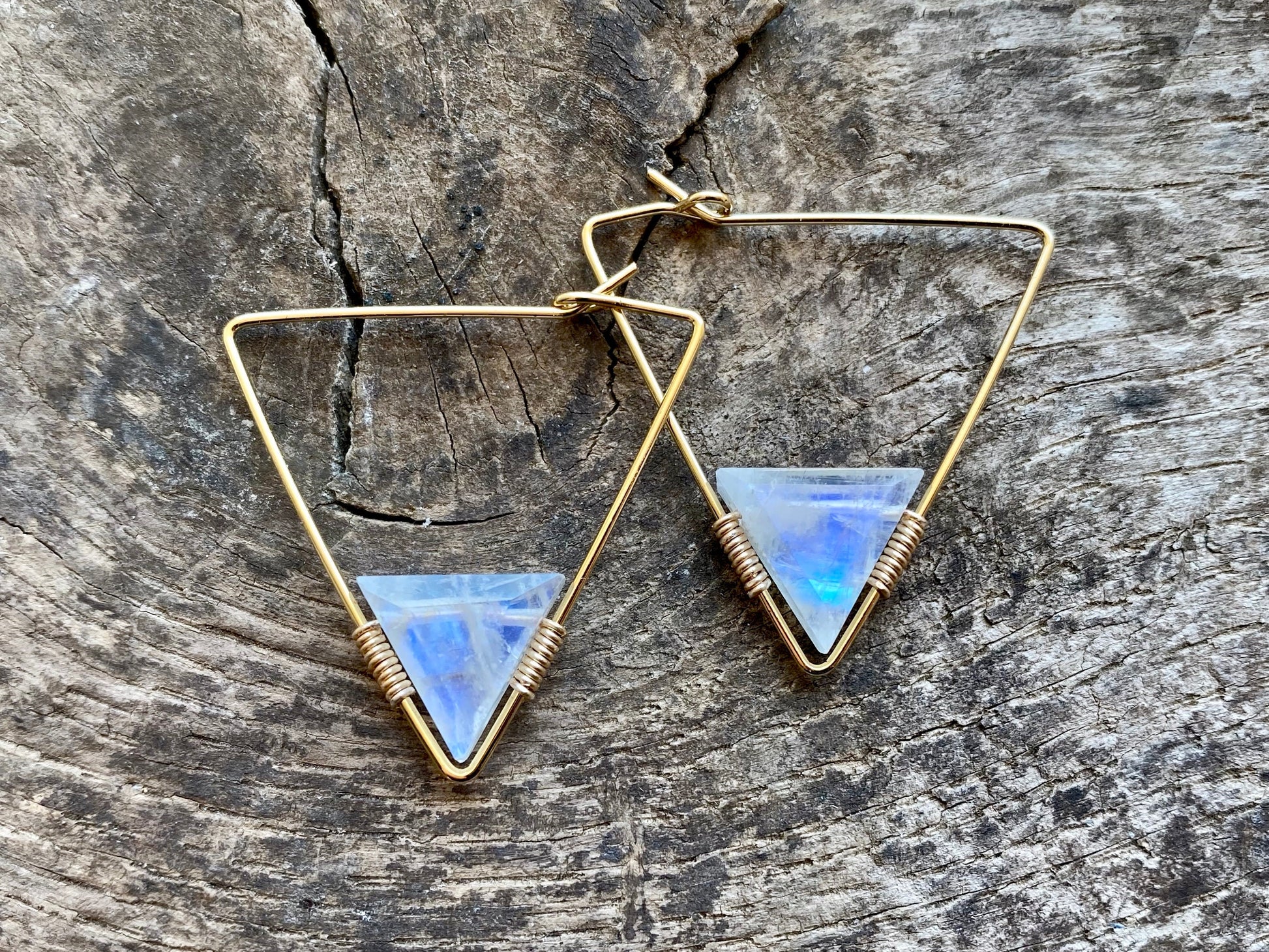 Blue green labradorite earrings Triangle hoop earrings Raw labradorite Earrings Triangle hoops Silver triangle earrings Gemstone hoops