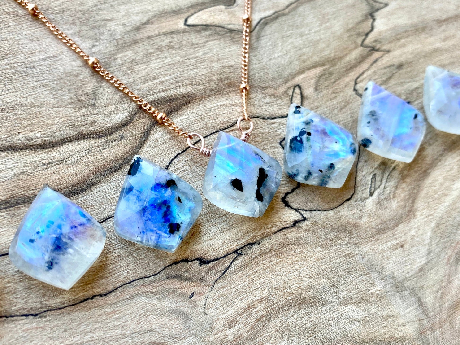 Rainbow moonstone necklace Raw moonstone jewelry White moon stone necklace Flashy moonstone pendant Blue moonstone crystal necklace