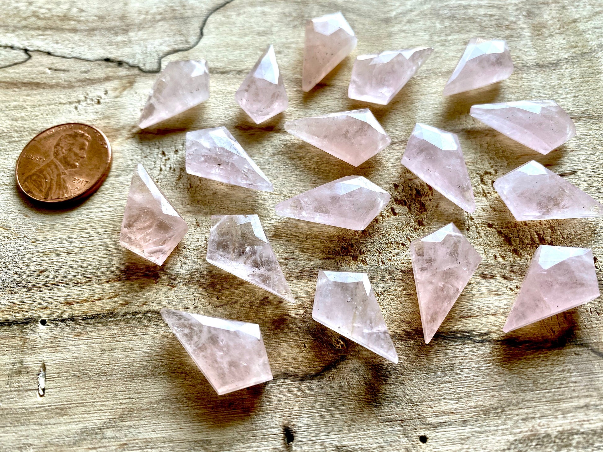 Rose gold rose quartz earrings Pink quartz earrings Raw rose quartz jewelry Pink crystal earrings Pink stone earrings Quartz crystal earring