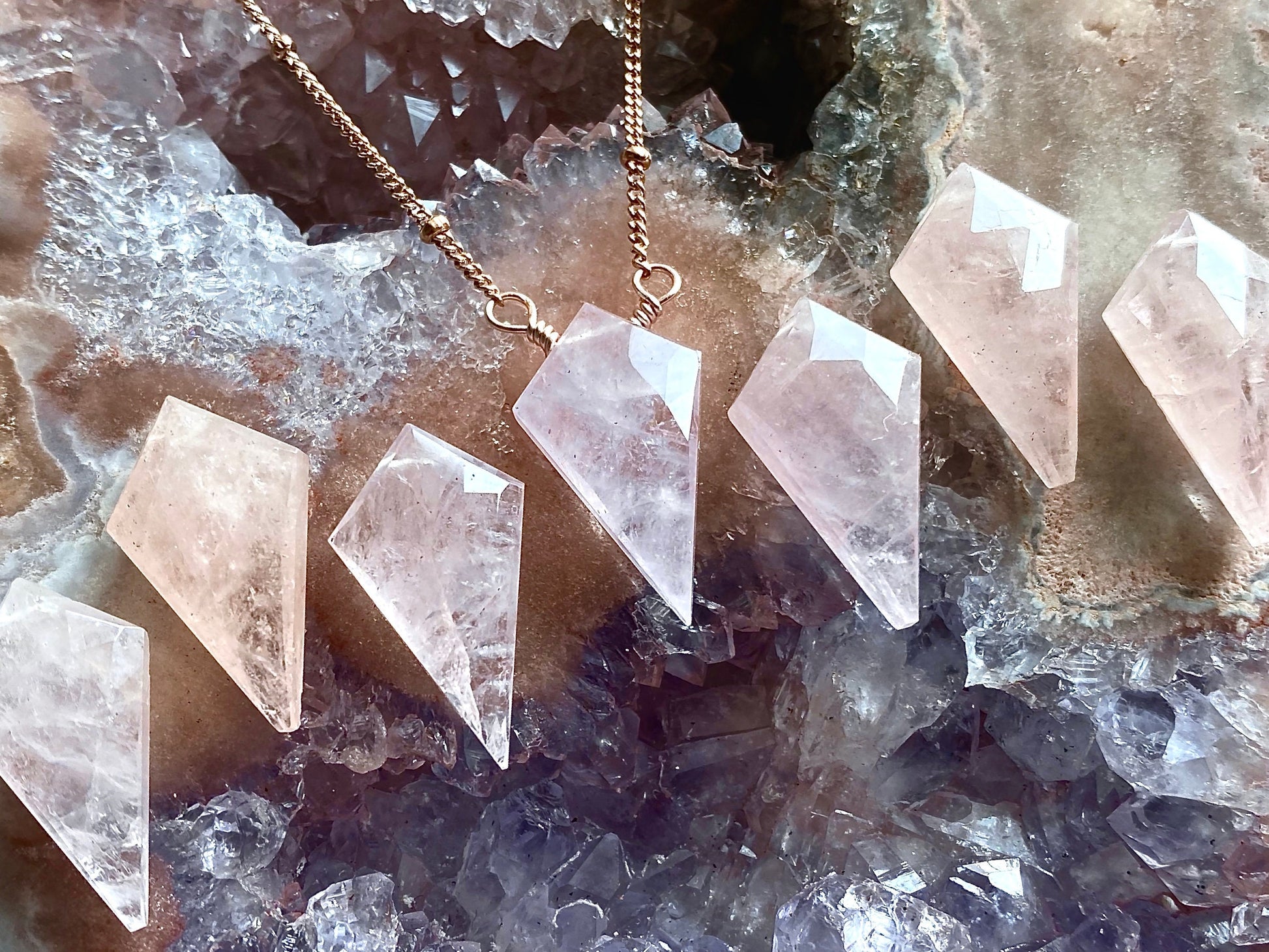 Raw rose quartz necklace for women Dainty rose quartz pendant Natural rose quartz jewelry Healing rose quartz crystal necklace for girls