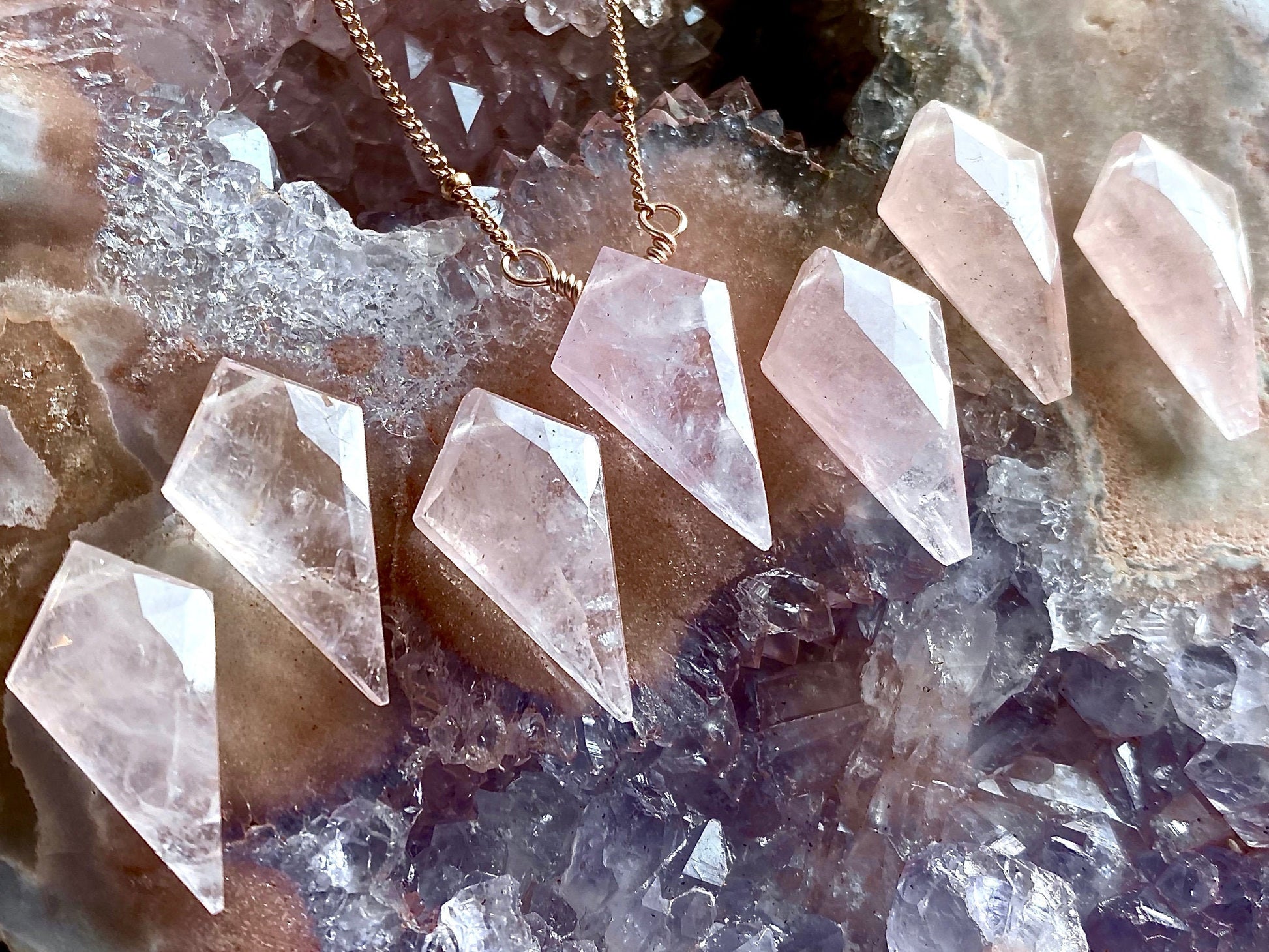 Raw rose quartz necklace for women Dainty rose quartz pendant Natural rose quartz jewelry Healing rose quartz crystal necklace for girls