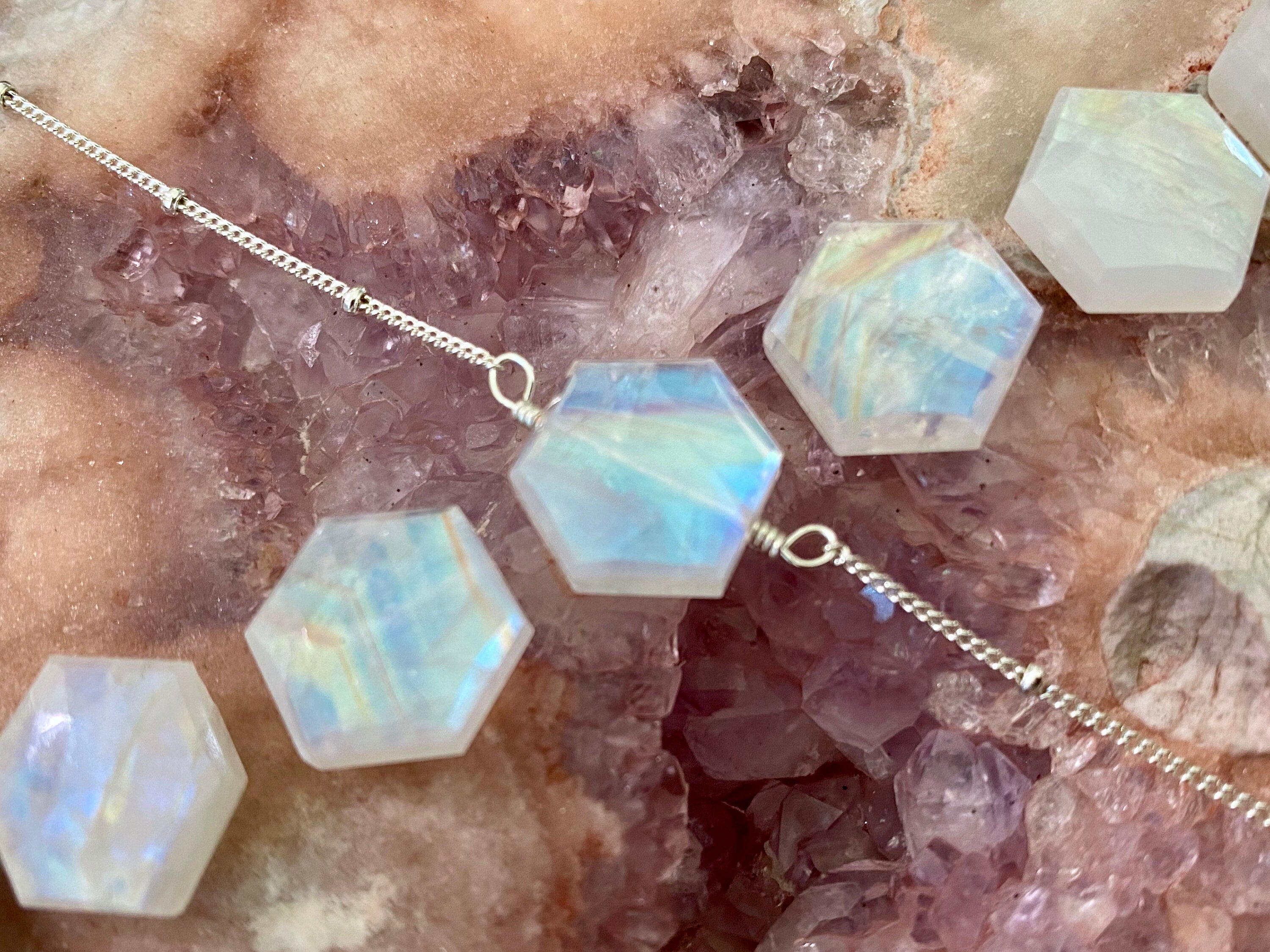 Raw labradorite necklace Blue labradorite jewelry Rainbow moonstone necklace Geometric crystal necklace for women Blue moonstone pendant