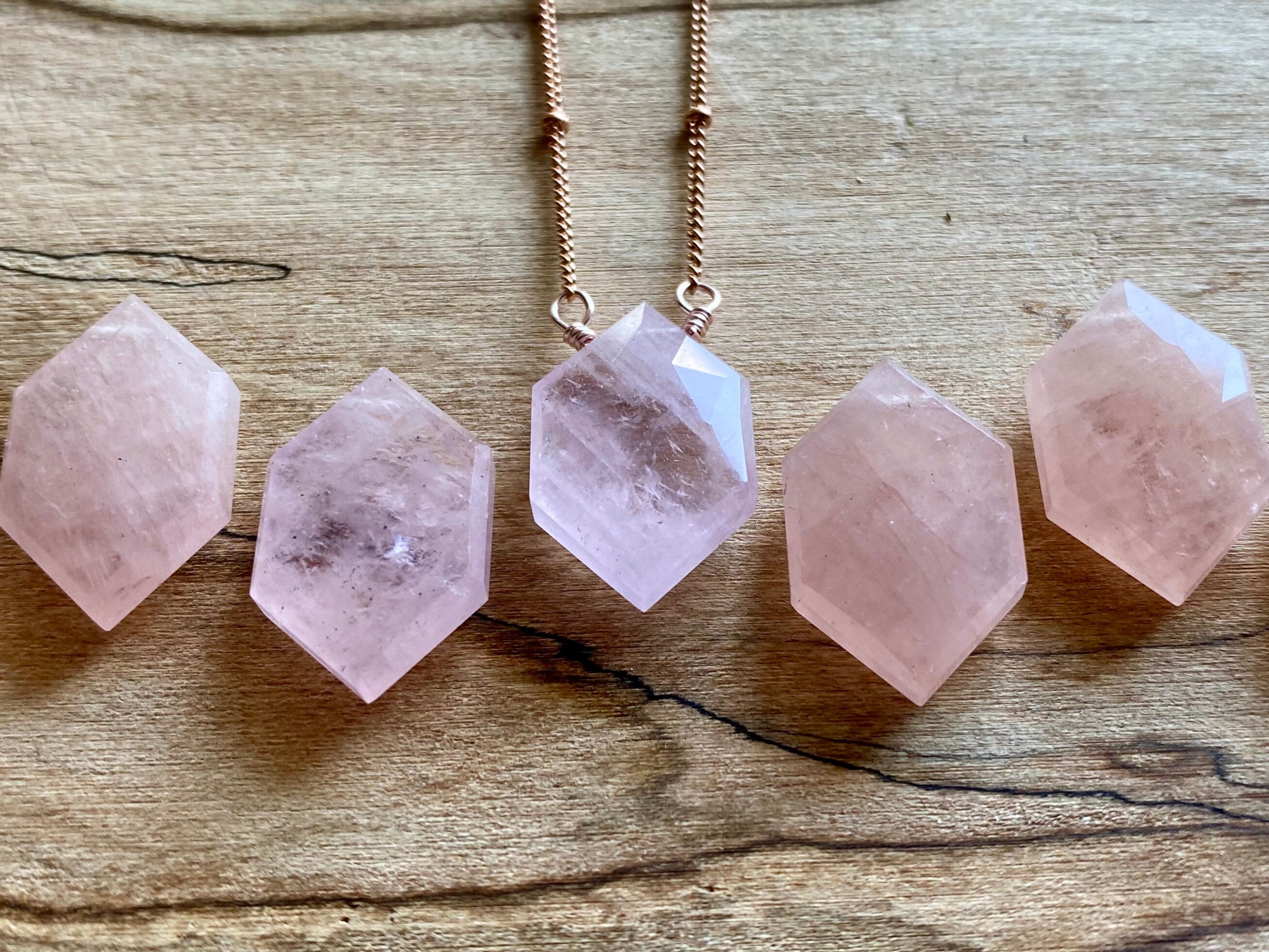 Raw rose quartz necklace Real rose quartz jewelry for women Pink quartz necklace Healing rose quartz hexagon necklace Dainty stone pendant