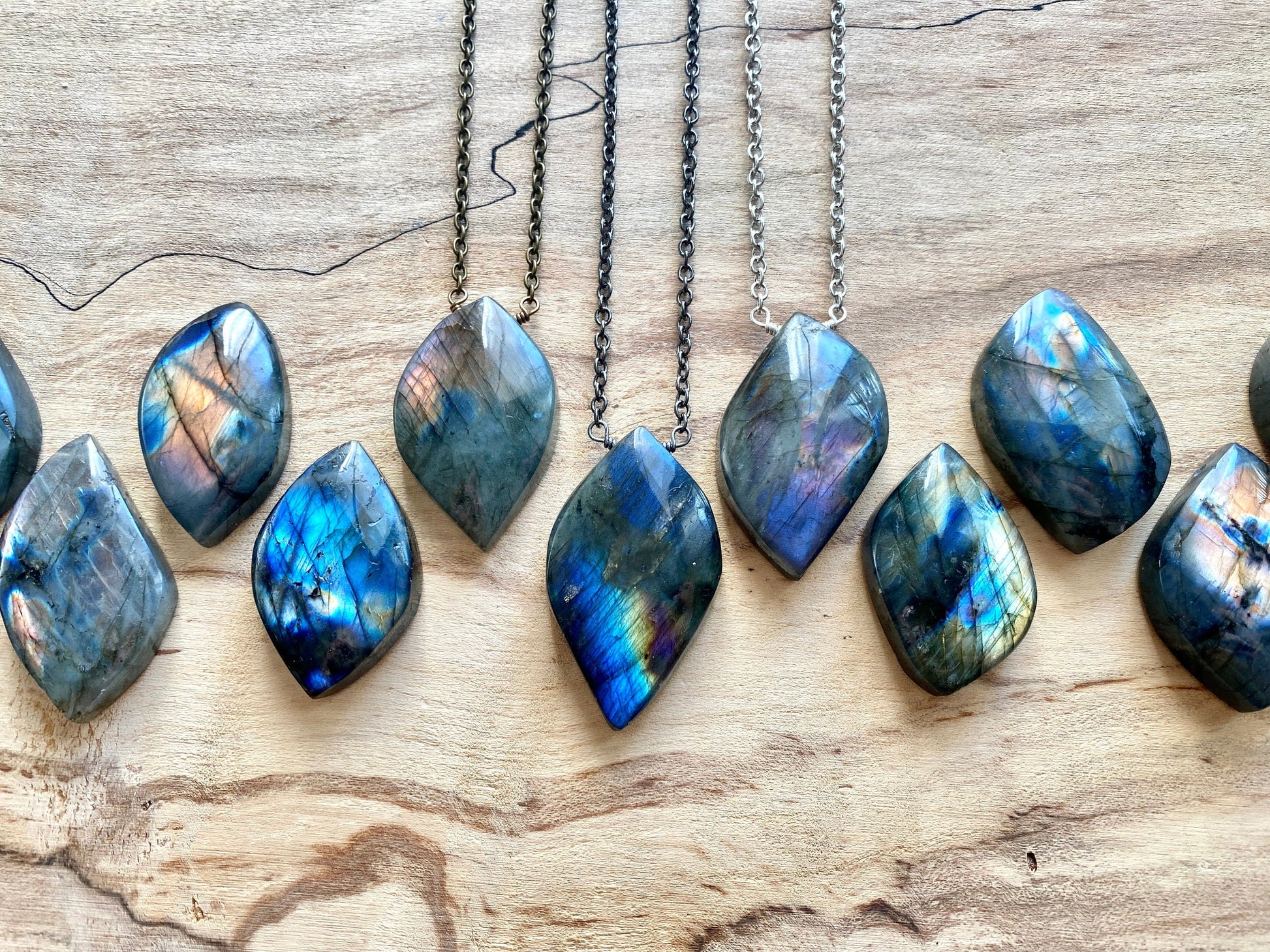 Rainbow labradorite necklace Large stone necklace for men women Blue labradorite palm stone necklace Raw labradorite jewelry Rainbow stone