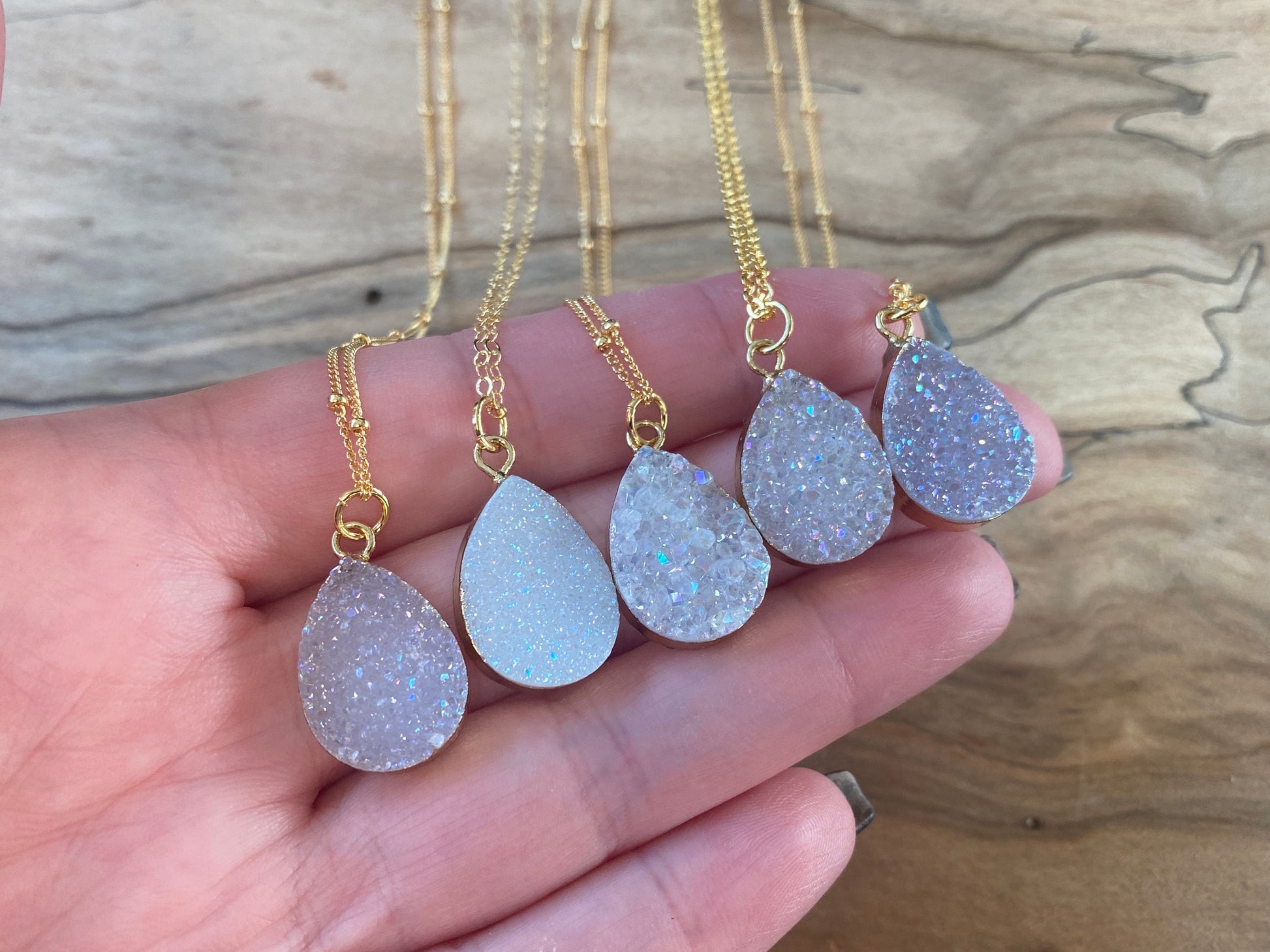 Raw druzy necklaces for women white druzy pendant necklace Angel aura quartz necklace dainty druzy jewelry Small geode necklace for women