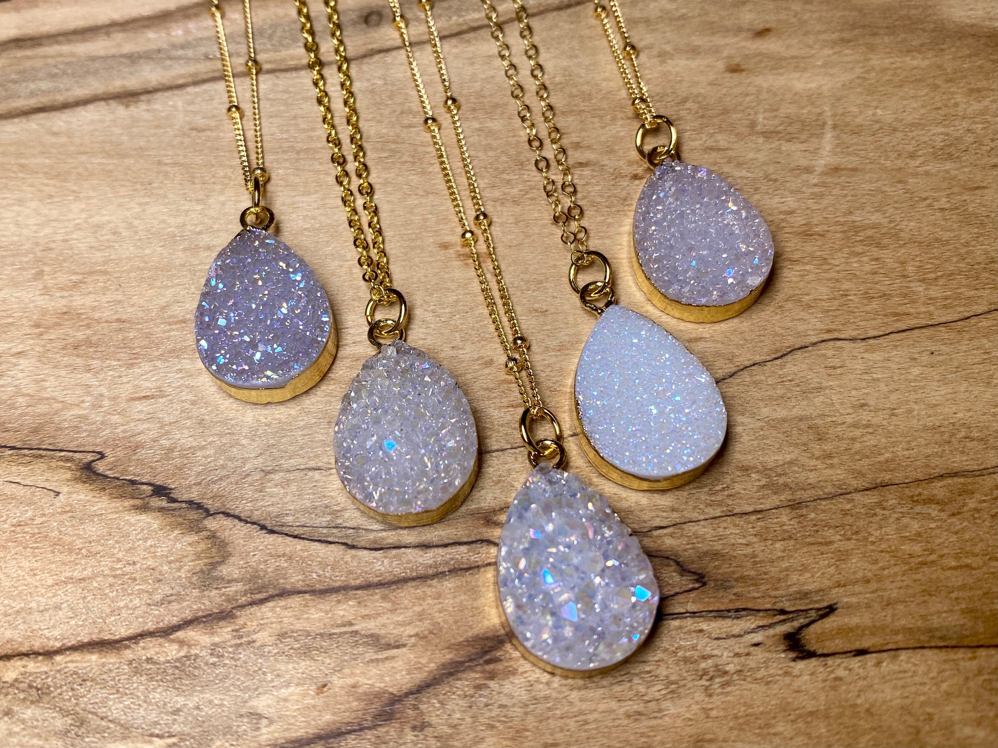 Raw druzy necklaces for women white druzy pendant necklace Angel aura quartz necklace dainty druzy jewelry Small geode necklace for women