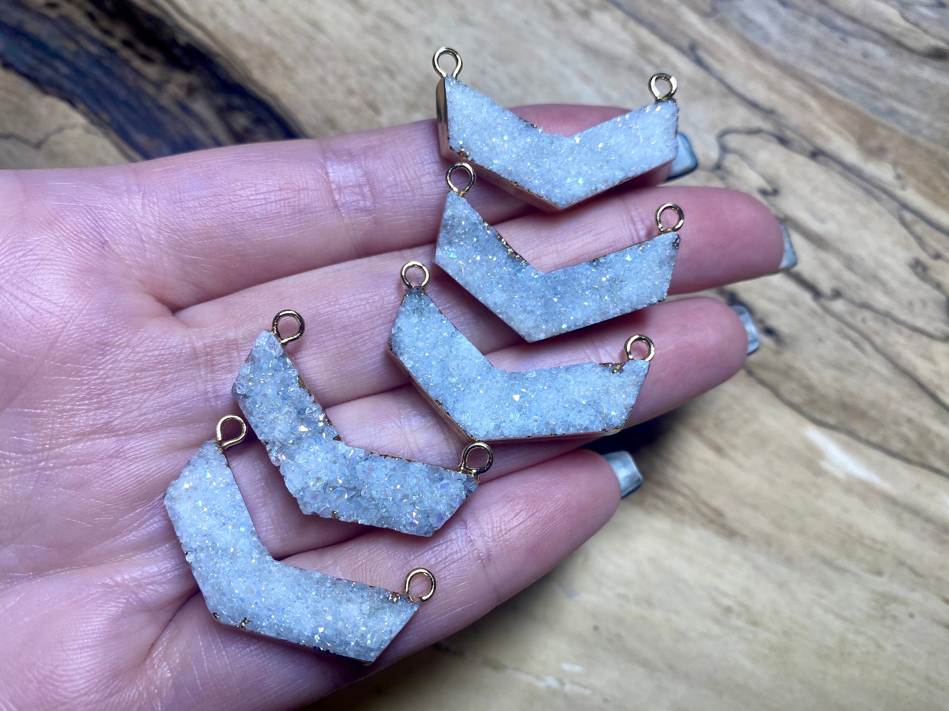 Raw crystal necklace Angel aura quartz necklace Raw druzy necklace Rainbow quartz crystal necklace for women Chevron necklace Druzy jewelry