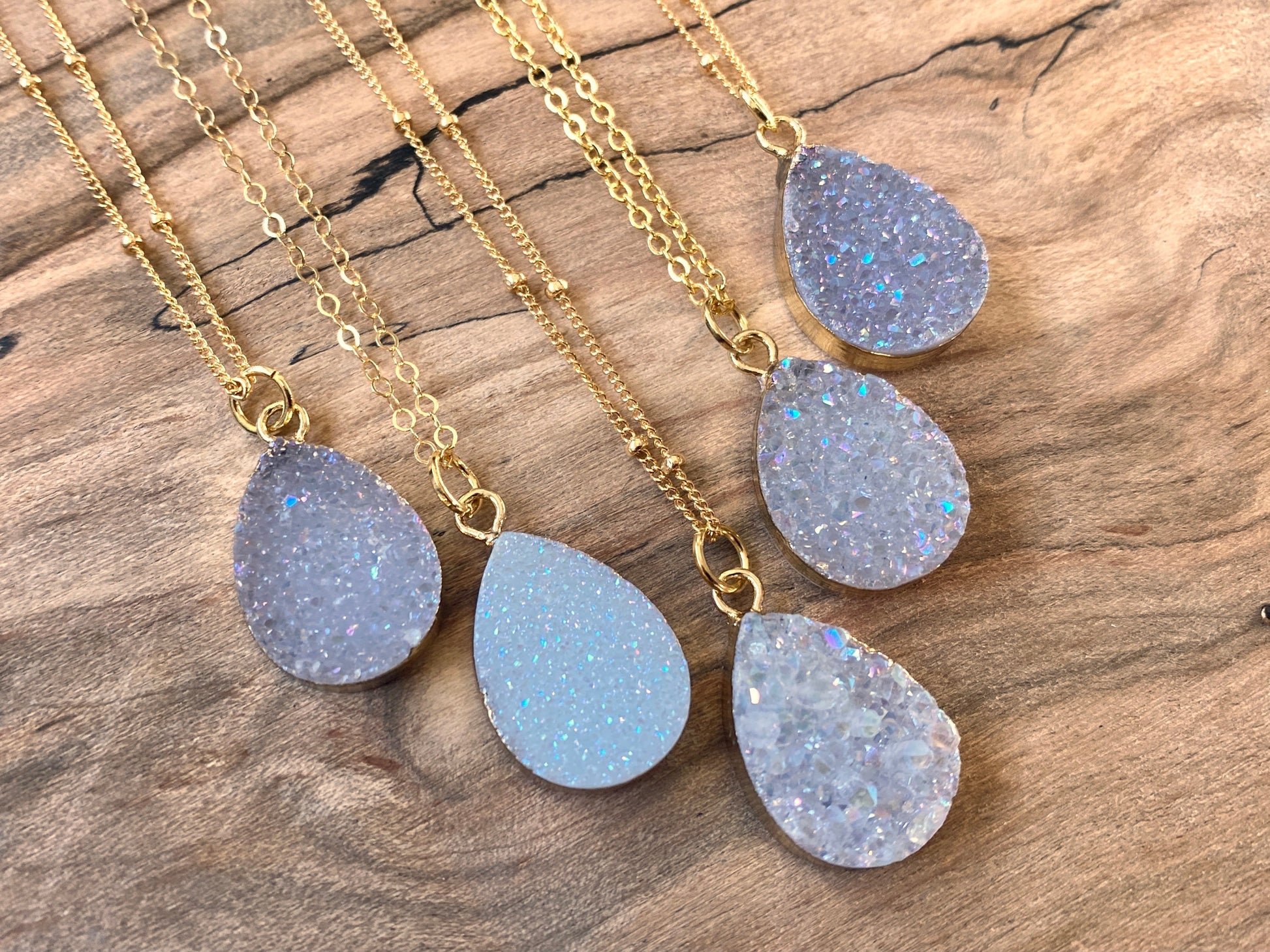 Raw druzy necklaces for women white druzy pendant necklace Angel aura quartz necklace dainty druzy jewelry Small geode necklace for women