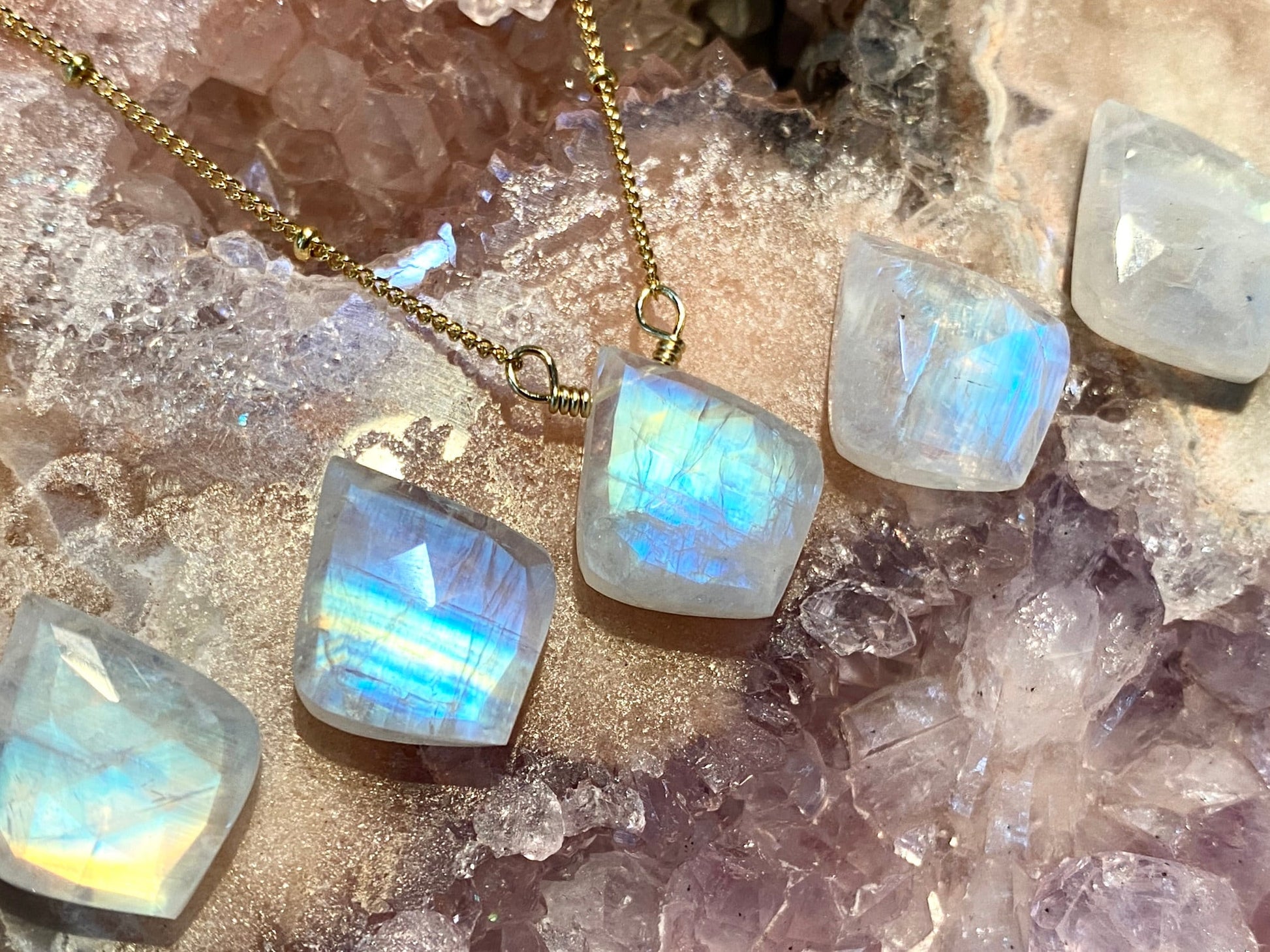 Dainty moonstone necklace rose gold Raw gem necklace Opal moonstone necklace Blue flash moonstone pendant Raw gem jewelry Real moon stone