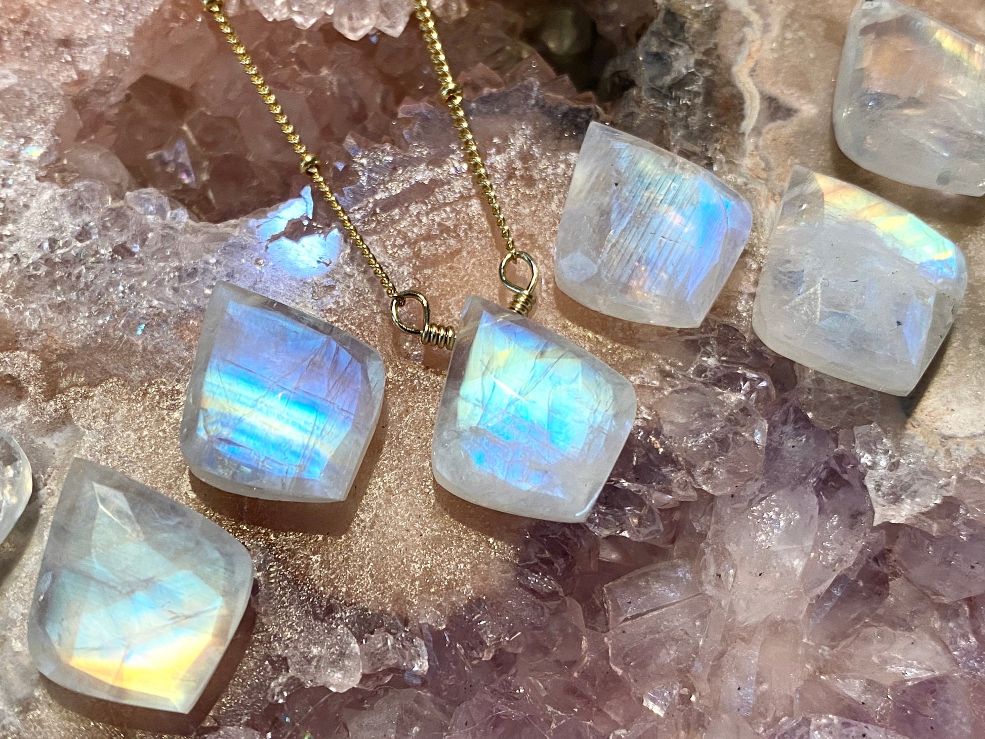 Dainty moonstone necklace rose gold Raw gem necklace Opal moonstone necklace Blue flash moonstone pendant Raw gem jewelry Real moon stone