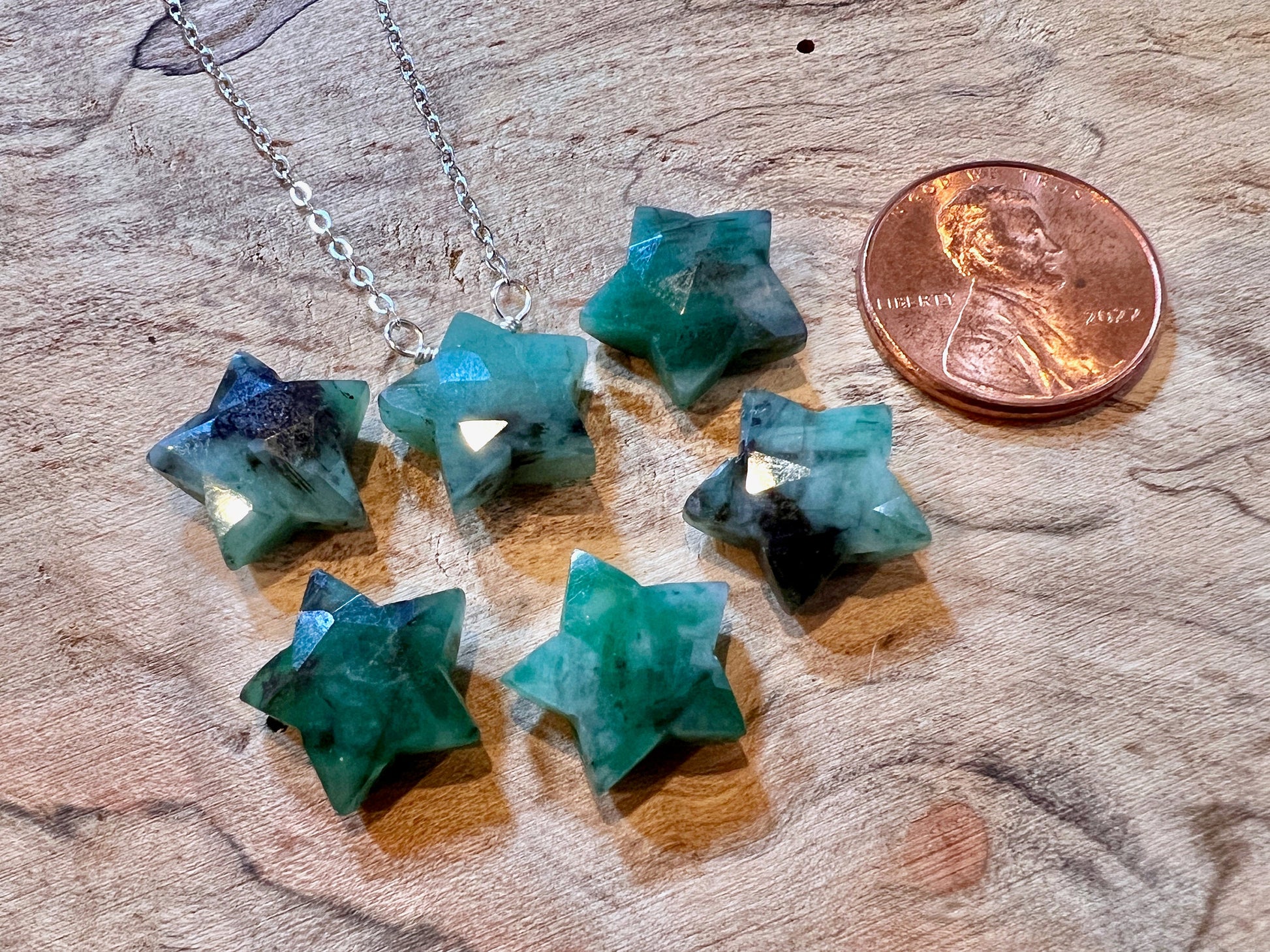 Raw emerald necklace for girls women Small emerald star necklace Taurus necklace May birthstone gift Genuine emerald jewelry Taurus gifts