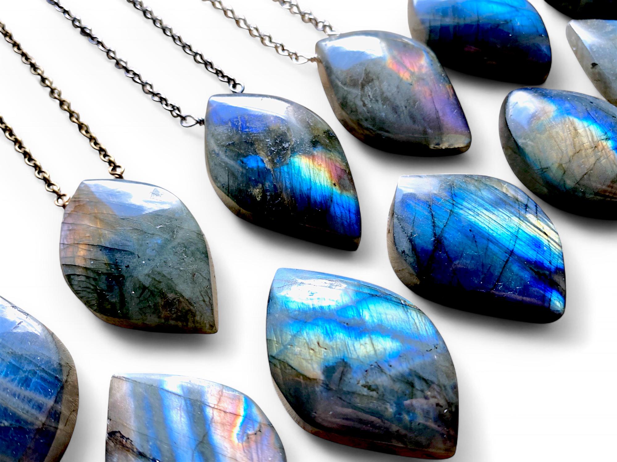 Rainbow labradorite necklace Large stone necklace for men women Blue labradorite palm stone necklace Raw labradorite jewelry Rainbow stone