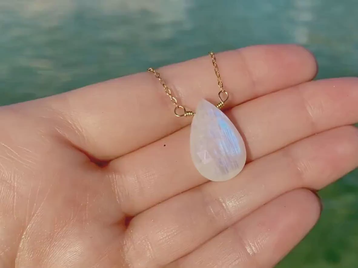 White moonstone necklace Bridal necklace Moonstone wedding jewelry Crystal bridal jewelry Handmade bridal jewelry Rainbow moonstone jewelry